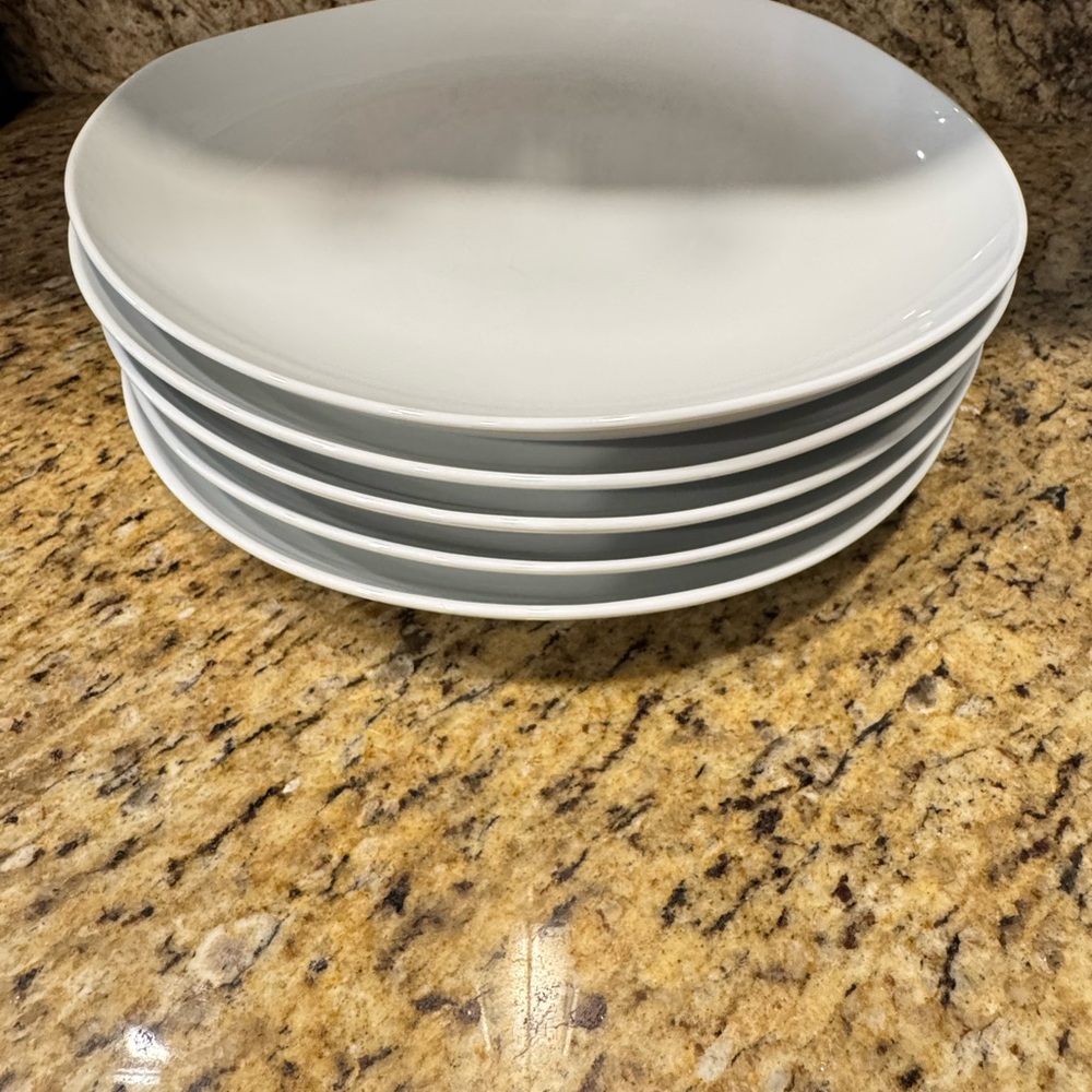 WestElm: Set of (5) White Dinner Plates.